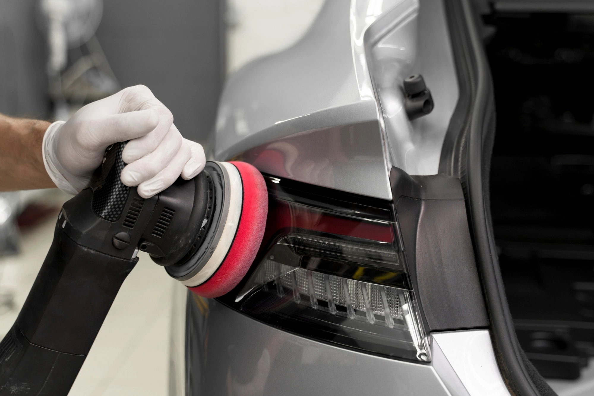 Two-bucket car washing method to prevent swirl marks